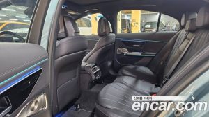 Mercedes-Benz E-Class E300 4MATIC Exclusive 2024 года из Южной Кореи