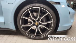 Porsche Taycan Base 2024 года из Южной Кореи