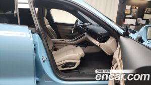 Porsche Taycan Base 2024 года из Южной Кореи