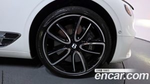 Bentley Continental 4.0 GT Azure 2023 года из Южной Кореи