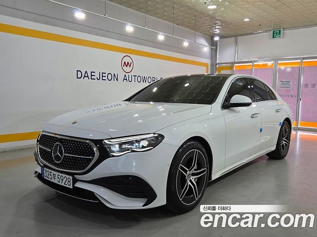 Mercedes-Benz E-Class E300 4MATIC AMG Line 2024 года из Кореи