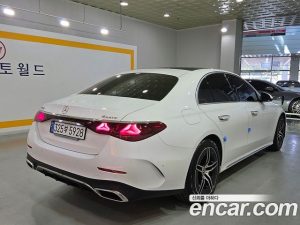 Mercedes-Benz E-Class E300 4MATIC AMG Line 2024 года из Южной Кореи