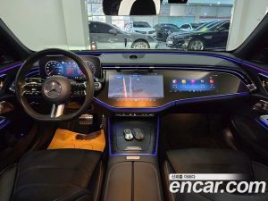 Mercedes-Benz E-Class E300 4MATIC AMG Line 2024 года из Южной Кореи