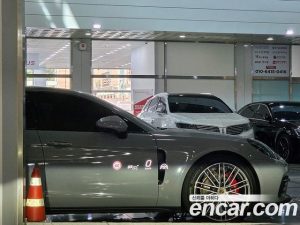 Mercedes-Benz E-Class E300 4MATIC AMG Line 2024 года из Южной Кореи