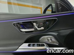Mercedes-Benz E-Class E300 4MATIC AMG Line 2024 года из Южной Кореи