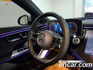 Mercedes-Benz E-Class E300 4MATIC AMG Line 2024 года из Южной Кореи