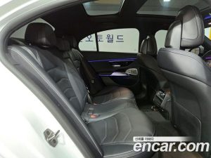 Mercedes-Benz E-Class E300 4MATIC AMG Line 2024 года из Южной Кореи
