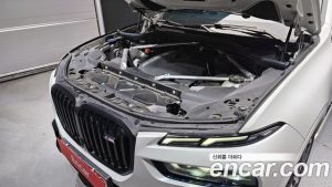 BMW X7 xDrive 40i M Sport 6 2023 года из Южной Кореи