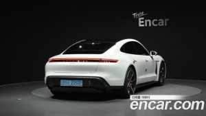 Porsche Taycan Base 2022 года из Южной Кореи