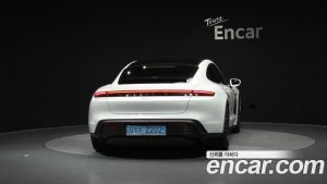 Porsche Taycan Base 2022 года из Южной Кореи