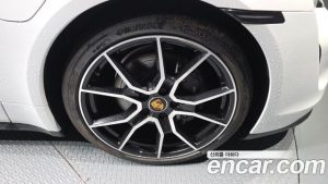 Porsche Taycan Base 2022 года из Южной Кореи