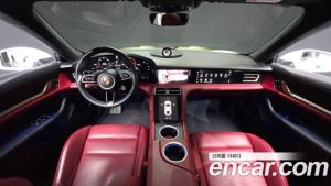 Porsche Taycan Base 2022 года из Южной Кореи