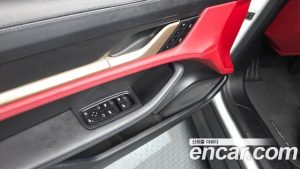 Porsche Taycan Base 2022 года из Южной Кореи