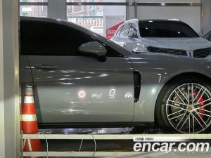 Mercedes-Benz E-Class E300 4MATIC Exclusive 2025 года из Южной Кореи