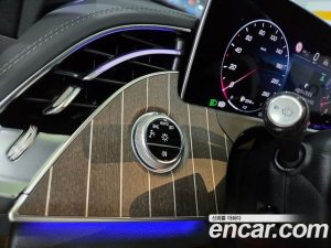 Mercedes-Benz E-Class E300 4MATIC Exclusive 2025 года из Южной Кореи