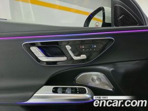 Mercedes-Benz E-Class E300 4MATIC Exclusive 2025 года из Южной Кореи