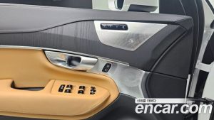 Volvo XC90 B6 Ultra Bright 2025 года из Южной Кореи