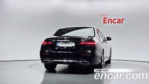 Mercedes-Benz E-Class E220d 4MATIC AMG Line 2023 года из Южной Кореи