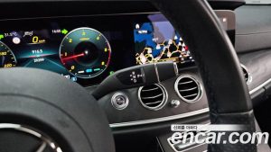 Mercedes-Benz E-Class E220d 4MATIC AMG Line 2023 года из Южной Кореи
