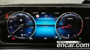 Mercedes-Benz GLS-Class GLS400d 4MATIC 2023 года из Южной Кореи
