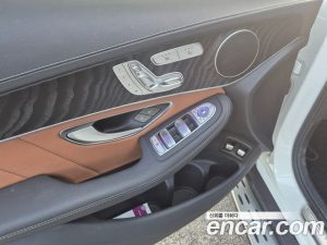 Mercedes-Benz GLC-Class GLC300e 4MATIC Coupe Premium Charger 2023 года из Южной Кореи