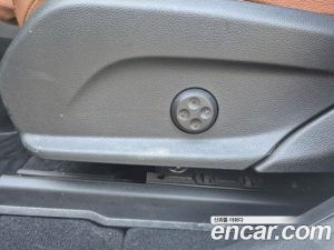 Mercedes-Benz GLC-Class GLC300e 4MATIC Coupe Premium Charger 2023 года из Южной Кореи