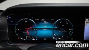 Mercedes-Benz E-Class E250 AMG Line 2023 года из Южной Кореи
