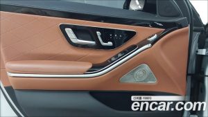 Mercedes-Benz S-Class S500L 4MATIC 2023 года из Южной Кореи