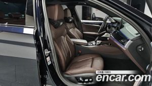 BMW 5-Series M550i xDrive 2023 года из Южной Кореи