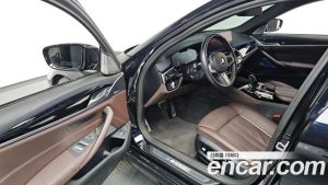 BMW 5-Series M550i xDrive 2023 года из Южной Кореи