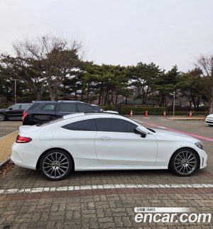 Mercedes-Benz C-Class C200 Coupe 2023 года из Южной Кореи
