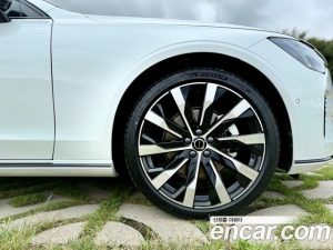 Volvo S90 B5 Ultra темный 2026 года из Южной Кореи