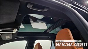 Mercedes-Benz GLC-Class GLC300 4MATIC Avantgarde 2025 года из Южной Кореи