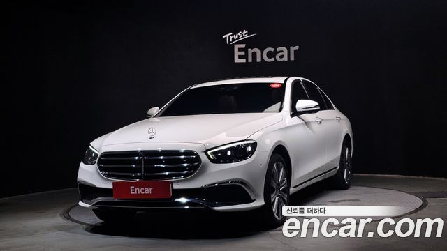 Mercedes-Benz E-Class E350 4MATIC Exclusive 2023 года из Кореи