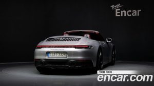 Porsche 911 CARRERA 4 GTS Cabriolet 2022 года из Южной Кореи