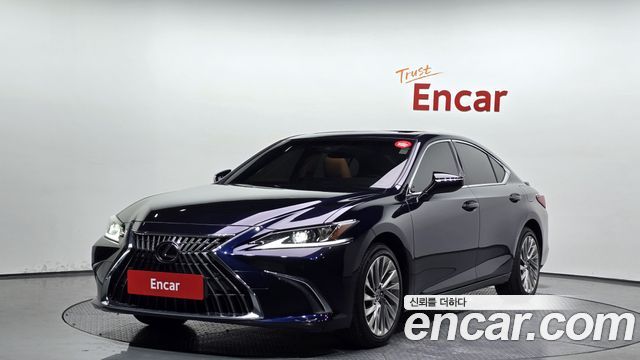 Lexus ES Luxury Plus 2023 года из Кореи