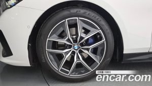 BMW 5-Series 520i M Sport 2024 года из Южной Кореи