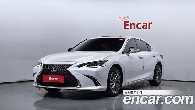 Lexus ES Luxury Plus 2025 года из Кореи