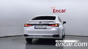 Lexus ES Luxury Plus 2025 года из Южной Кореи