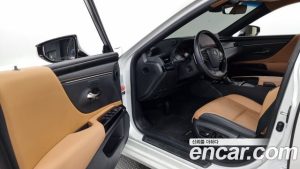 Lexus ES Luxury Plus 2025 года из Южной Кореи