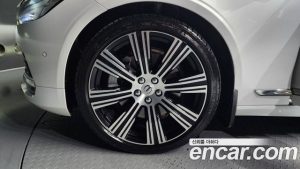 Volvo S90 B6 AWD ULTIMATE Bright 2024 года из Южной Кореи