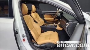Volvo S90 B6 AWD ULTIMATE Bright 2024 года из Южной Кореи