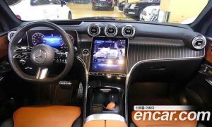 Mercedes-Benz GLC-Class GLC300 4MATIC AMG Line 2023 года из Южной Кореи