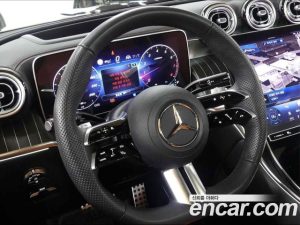 Mercedes-Benz GLC-Class GLC300 4MATIC AMG Line 2023 года из Южной Кореи