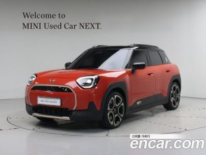 Mini Cooper SE Favoured 2025 года из Южной Кореи