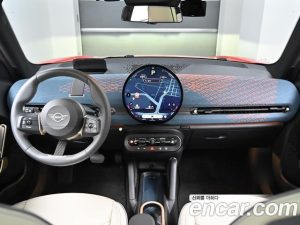 Mini Cooper SE Favoured 2025 года из Южной Кореи