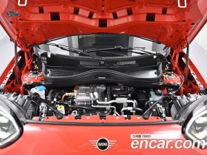 Mini Cooper SE Favoured 2025 года из Южной Кореи