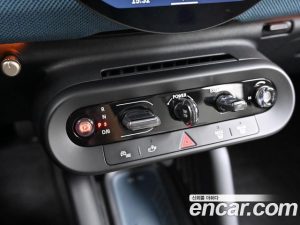 Mini Cooper SE Favoured 2025 года из Южной Кореи