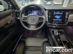 Volvo S90 B5 Ultra Bright 2025 года из Южной Кореи