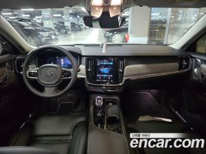 Volvo S90 B5 Ultra Bright 2025 года из Южной Кореи